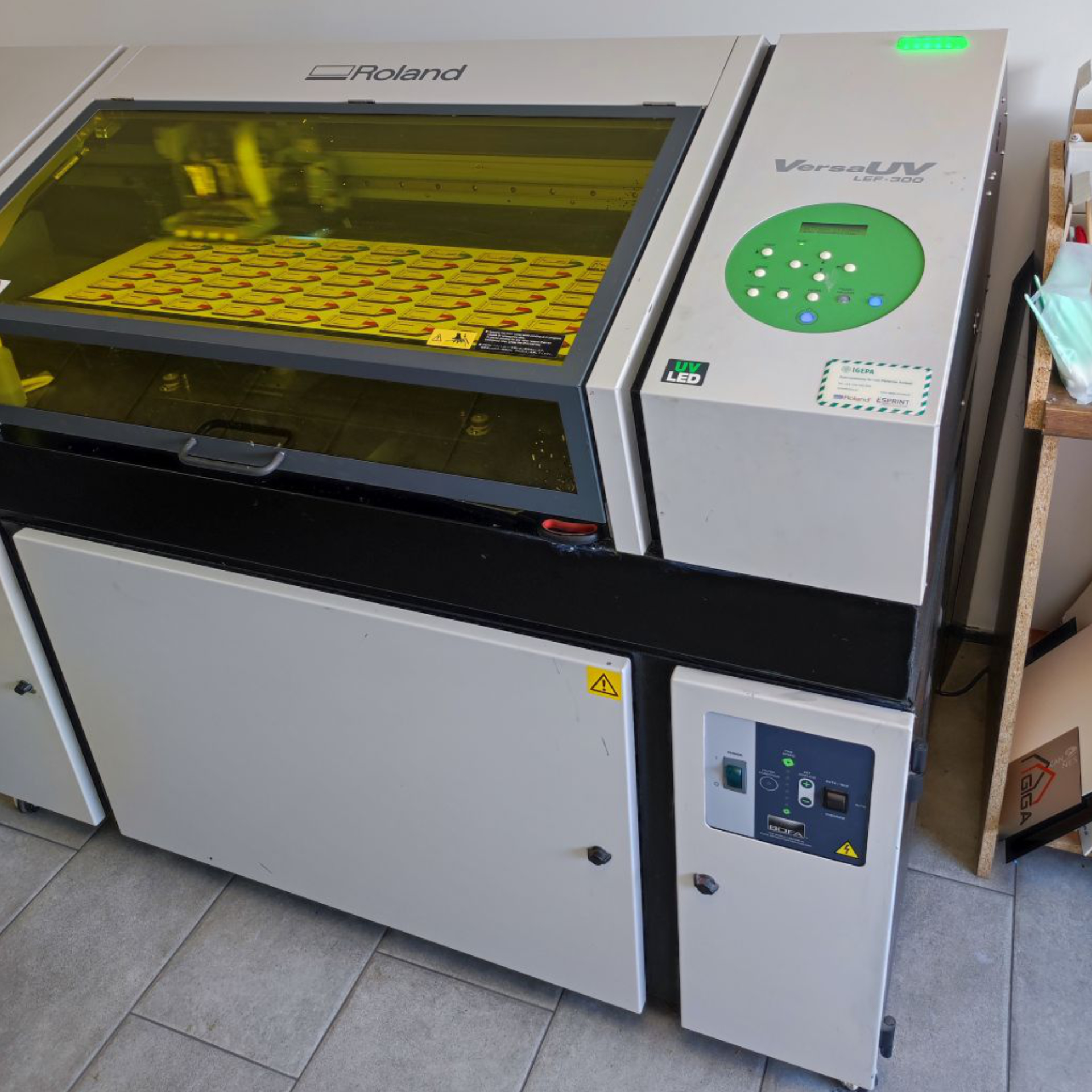Ploter stołowy UV Roland VersaOBJECT LEF-300